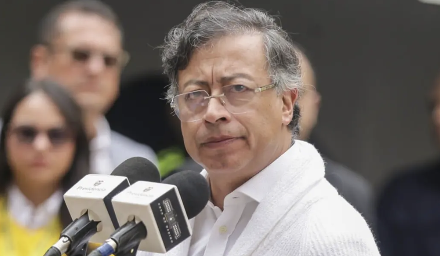 Deslegitimar a Petro