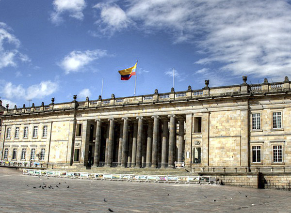 Populismo Institucional